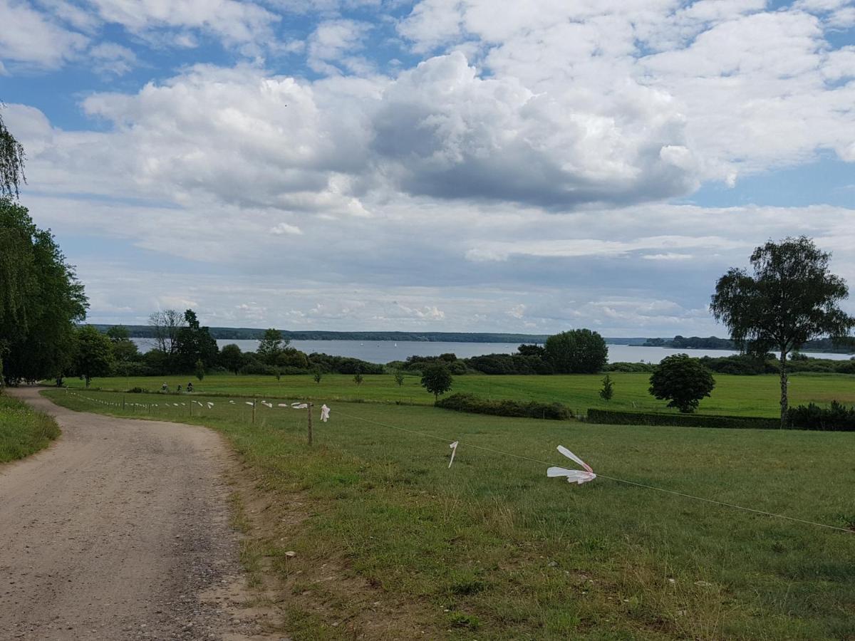 Ferienhaus Plau Am See, Direkt Am Wasser Luaran gambar